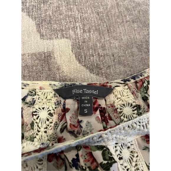 Blue tassel blouse from Anthropologie size small lace cold shoulder - Picture 6 of 8
